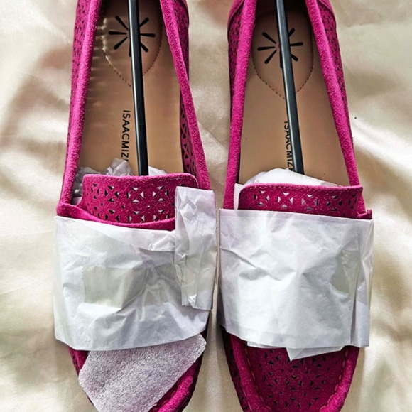 FLATS, ISAAC MIZRAHI, SZ LADIES 8.5W, DARK ROSE SUEDE, TASSLES ON EACH UPPER, - Picture 6 of 15